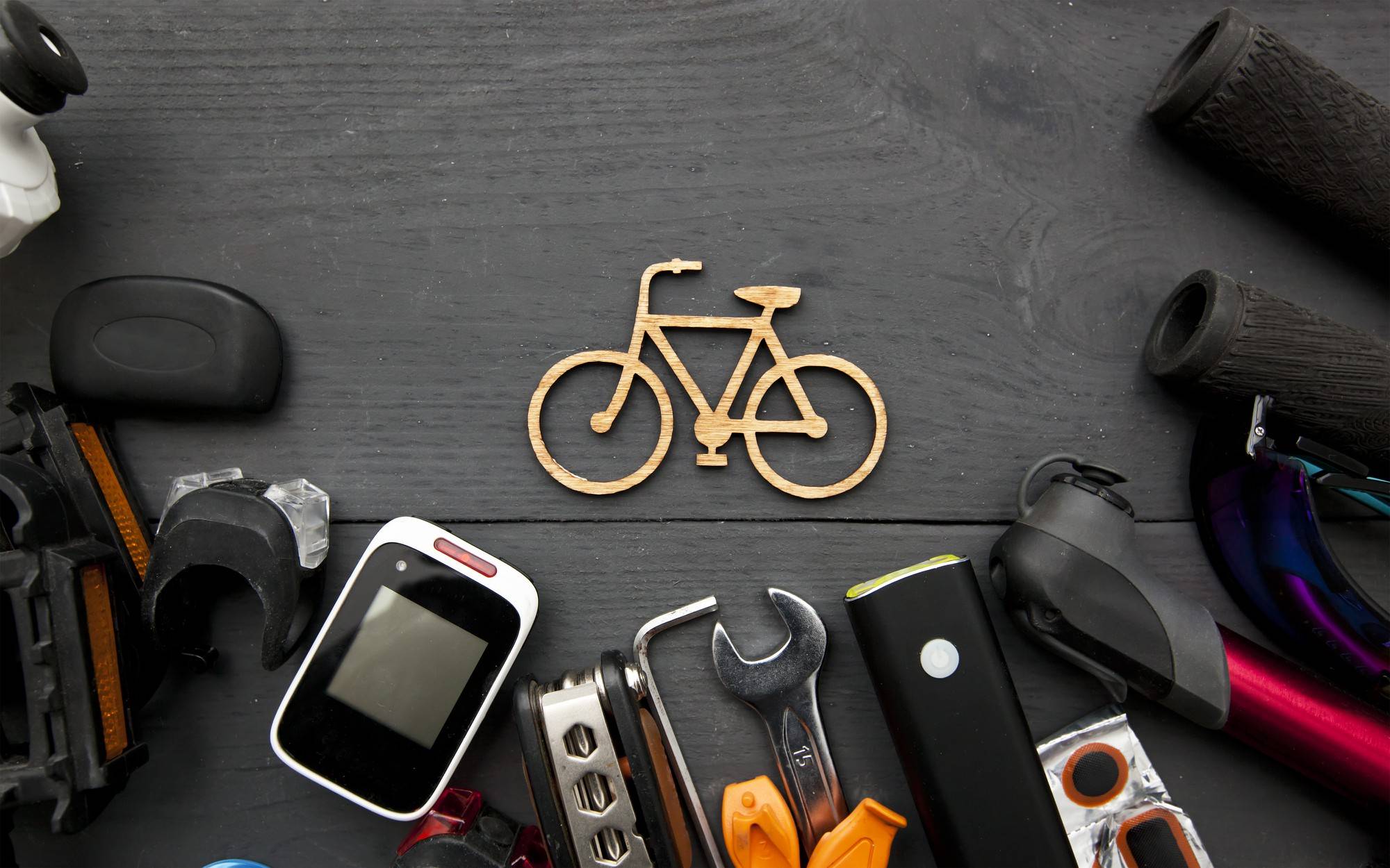 Jak wybrać osprzęt elektroniczny do roweru na każdą trasę?