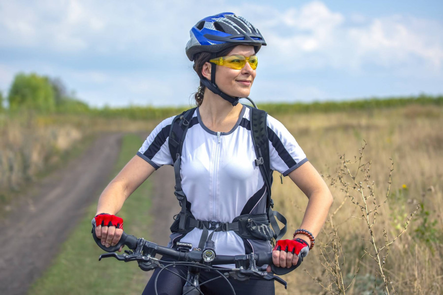 Jaki kask rowerowy damski wybrać by czuć się bezpiecznie podczas jazdy?